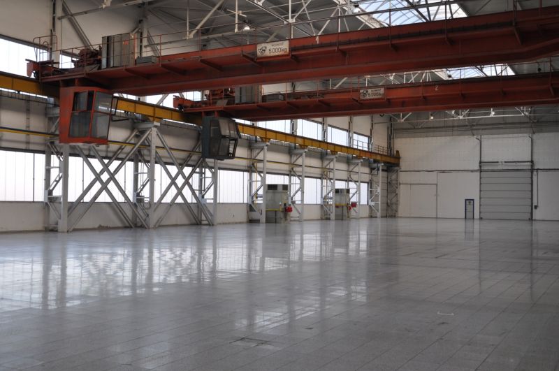 Spacious production premises with high ceilings and a crane in Galanta on Priemyselná Street.