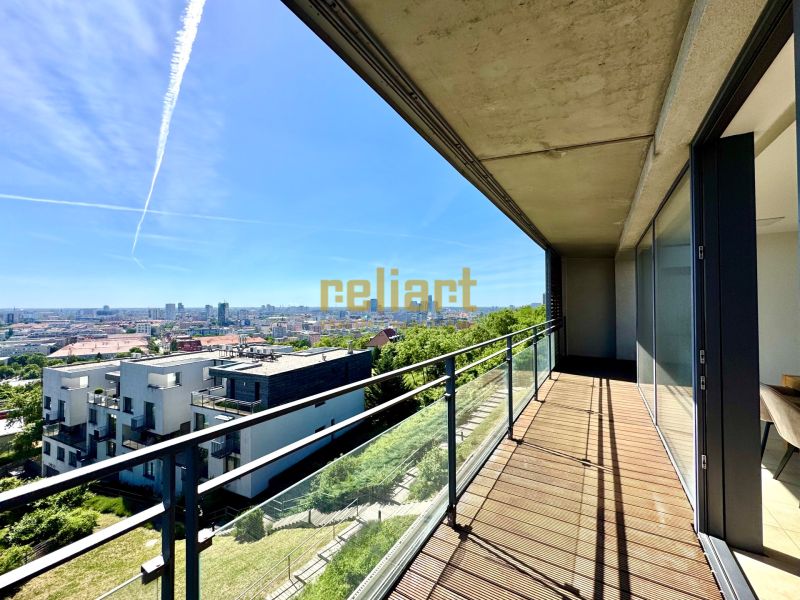 From the terrace of the 4-room apartment on Zlatá Noha in Bratislava - Nové Mesto, there is a beautiful view.