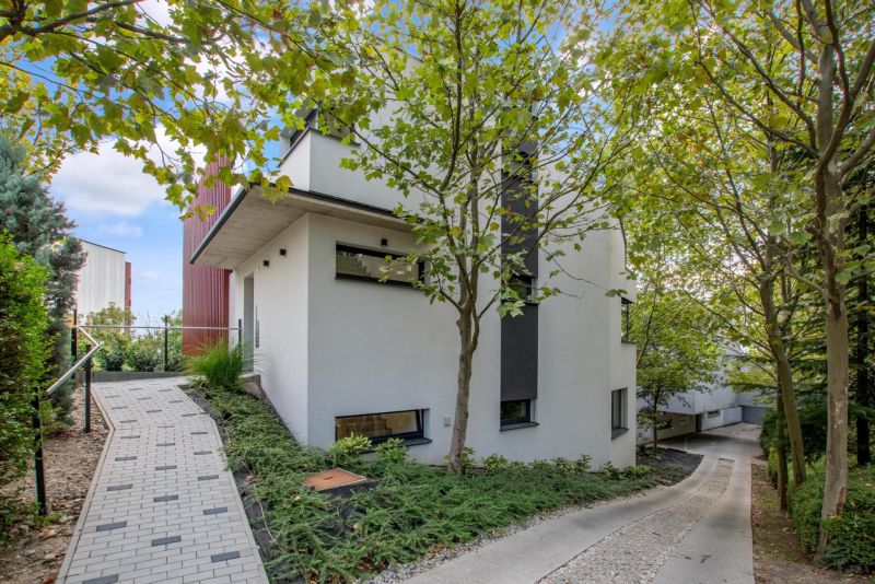 Exterior of a 5 or more room apartment on Bartókova Street, Bratislava - Staré Mesto.