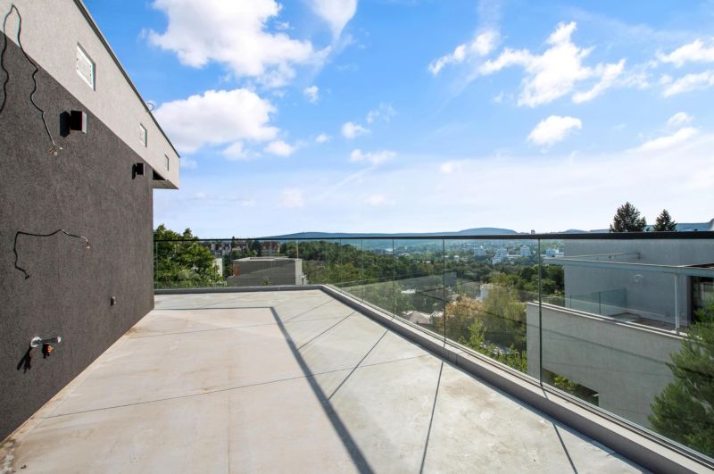 A terrace with a view of the city in Bratislava on Bartókova Street, a 5 or more room apartment.