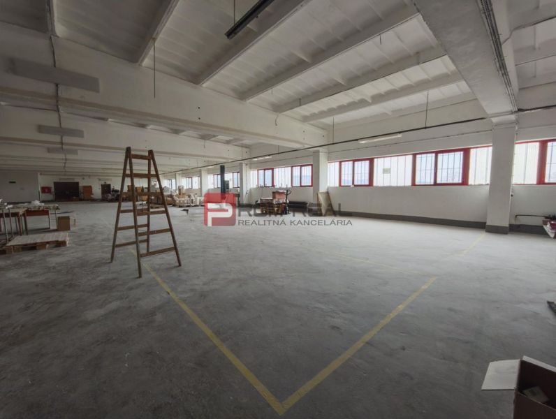 Space with a concrete floor and work content in manufacturing premises.