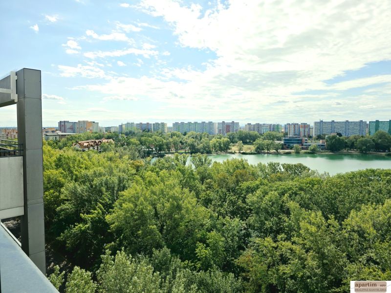 View from Antolská Street in Petržalka of the lake and greenery, 4-room apartment.