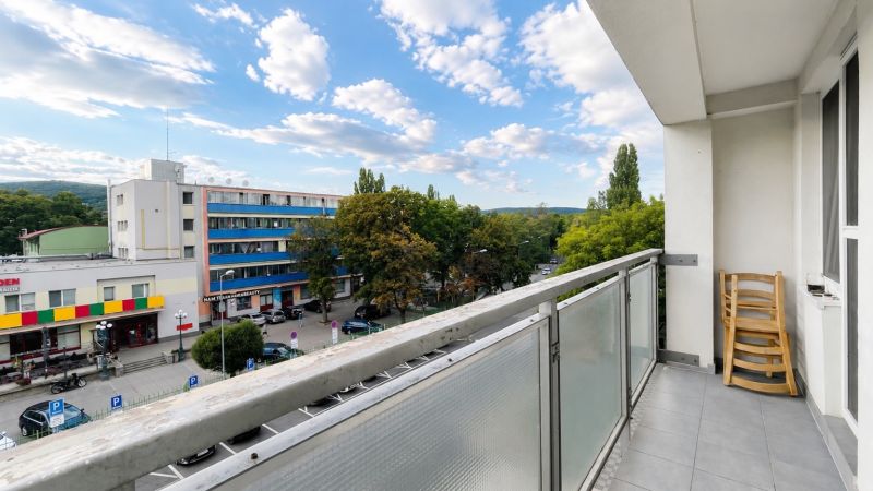 The balcony of a 3-room apartment on Nobelova Street in Bratislava with a view of the surroundings.