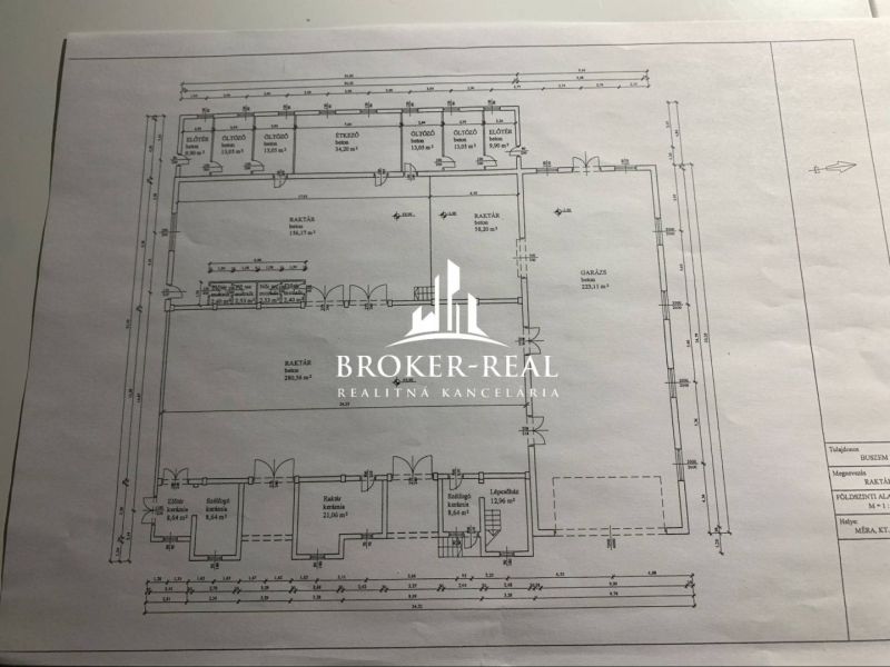 Architectural plan of warehouses and halls in Méra with details of rooms and dimensions.