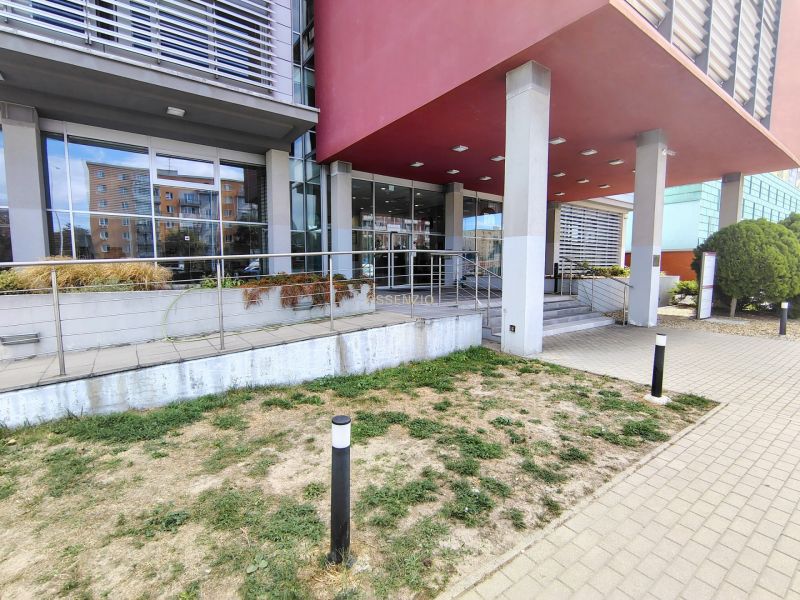 Entrance to the offices on Bajkalská in Bratislava - Ružinov with glass walls.