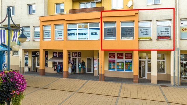Commercial premises on Moyzesova Street in Púchov focused on textiles and clothing.
