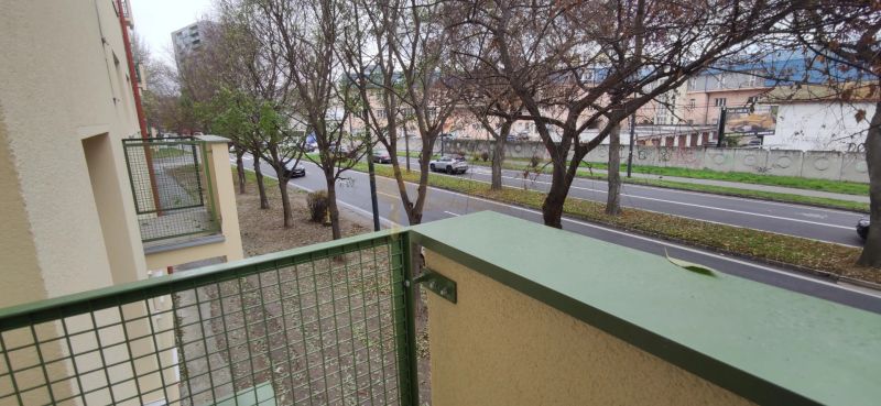 A balcony with a view of the street in Bratislava - Staré Mesto, Karadžičova.