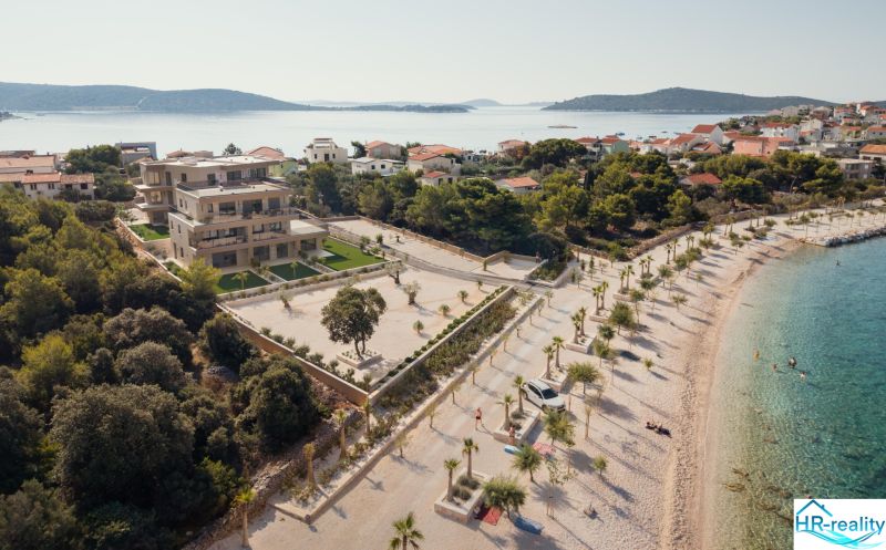 A recreational apartment in Sevid by the beach, with a view of the sea and surrounding islands.