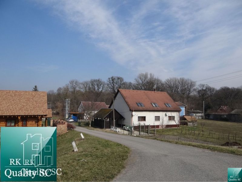 Country houses at the Old Port of Gabčíkovo, suitable for plots - living in a natural environment.