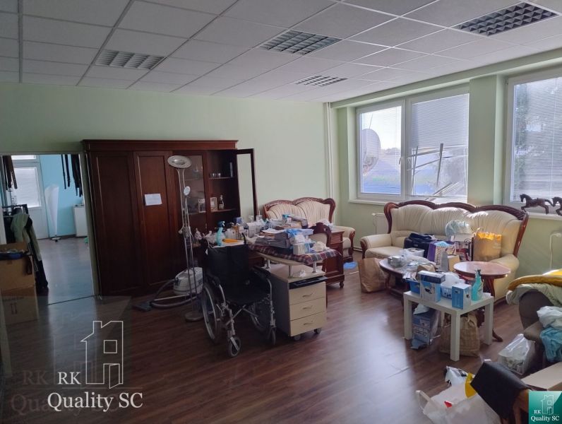 Room with fireplace furniture and wood-patterned flooring, Warehouses and halls.