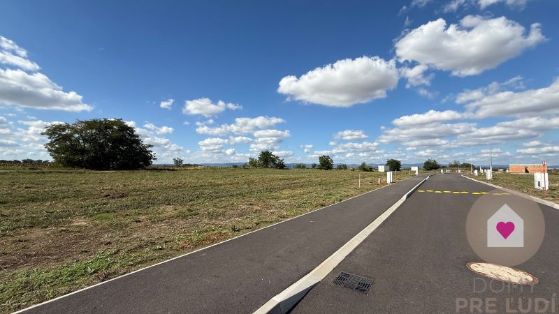 A view of the plot next to Bernolákova road in Nová Dedinka, suitable for a family house.