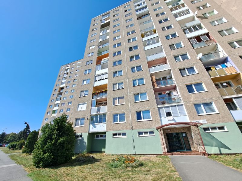 An apartment building on Jesenná Street in Poprad offers a 3-room apartment.