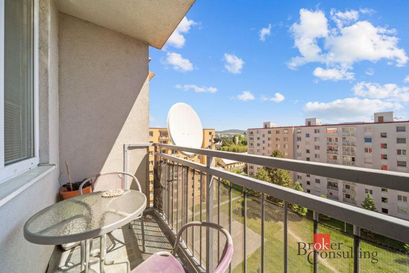 The balcony of a 3-room apartment on E. F. Scherera in Piešťany with a view of the apartment blocks.