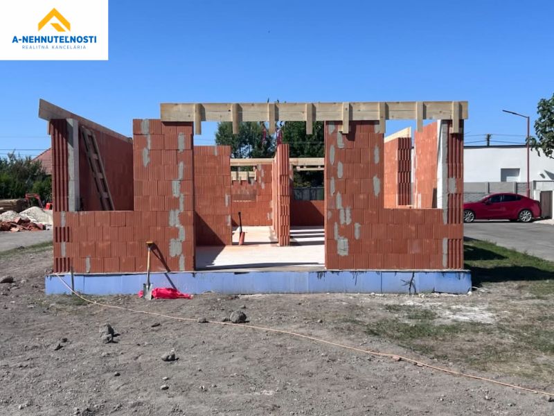 Construction of a family house in Kolónia in Michal na Ostrove, with walls made of bricks.