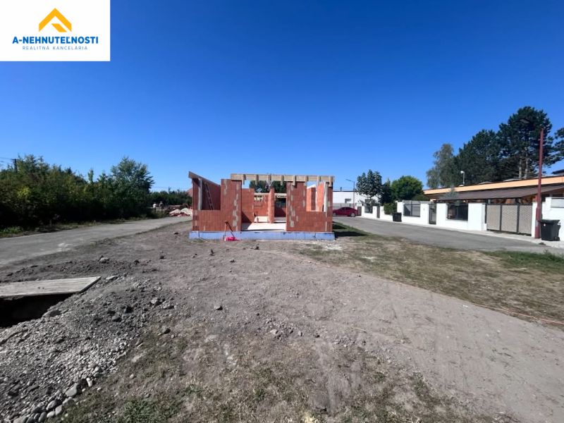 Construction of a family house in Kolónia in Michal na Ostrove with brick cladding.