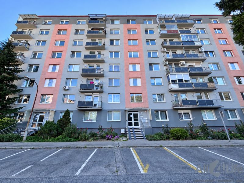 The apartment building on Teplická Street in Piešťany offers 2-room apartments with balconies.
