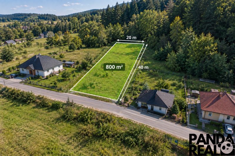 Plots - housing in Baštín with an area of 800 m² surrounded by forests and houses.