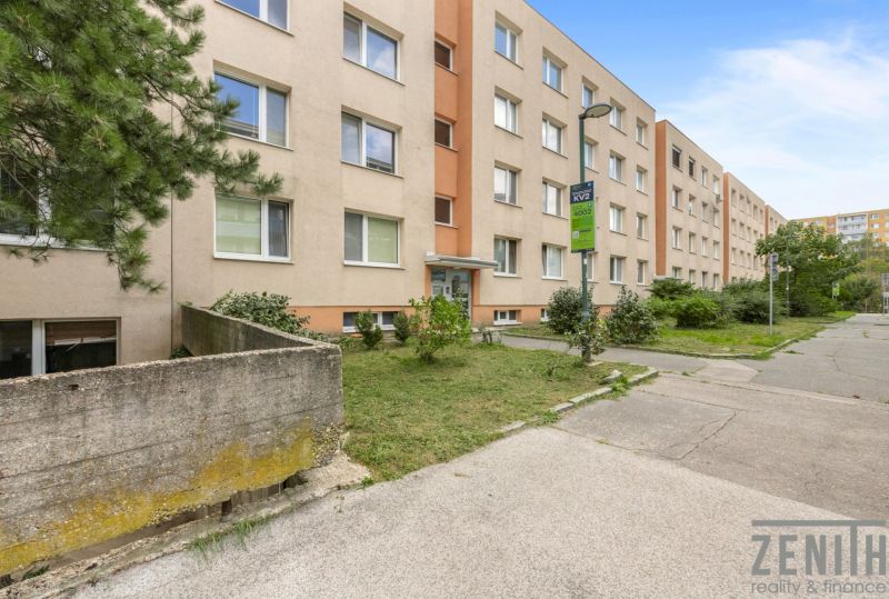 Exterior of a 4-room apartment on Fadruszova Street in Bratislava, Karlova Ves.