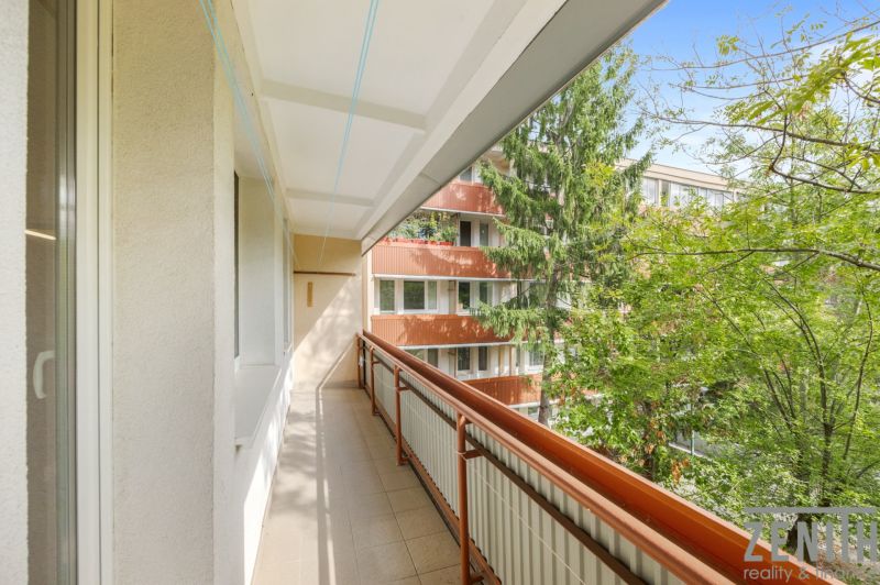 A balcony with a view of greenery in a 4-room apartment, Bratislava - Karlova Ves, Fadruszova.