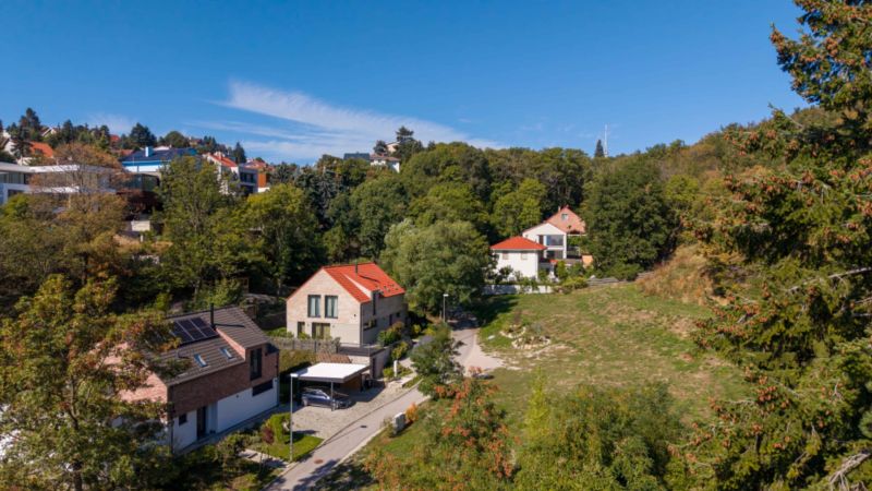 A family house in Bratislava on Koliba, in Vtáčie údolie street, surrounded by greenery.