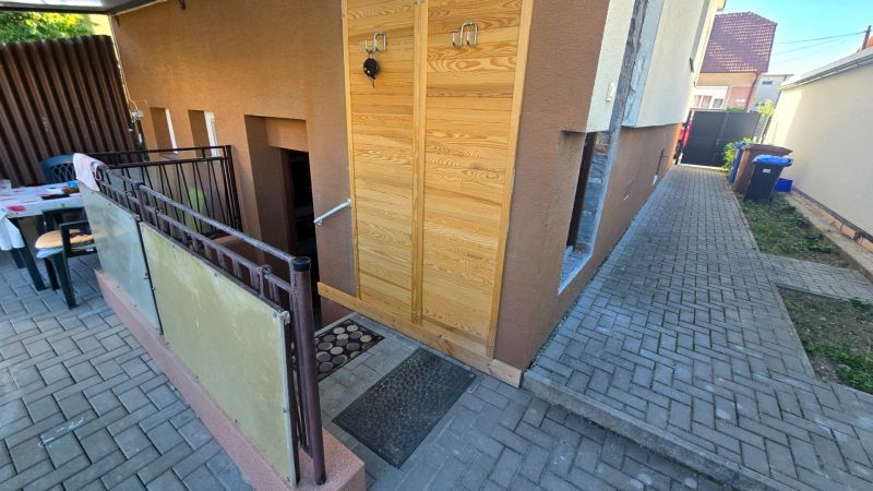 The area with interlocking pavement at the family house on Kupeckého Street in Piešťany.