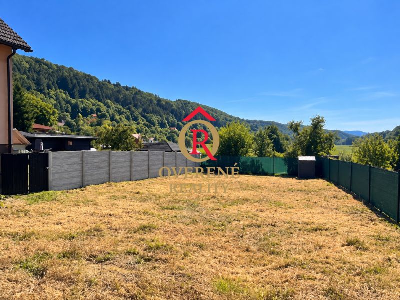 A residential plot in Sebedín-Bečov on Sebedín street surrounded by nature and fenced.