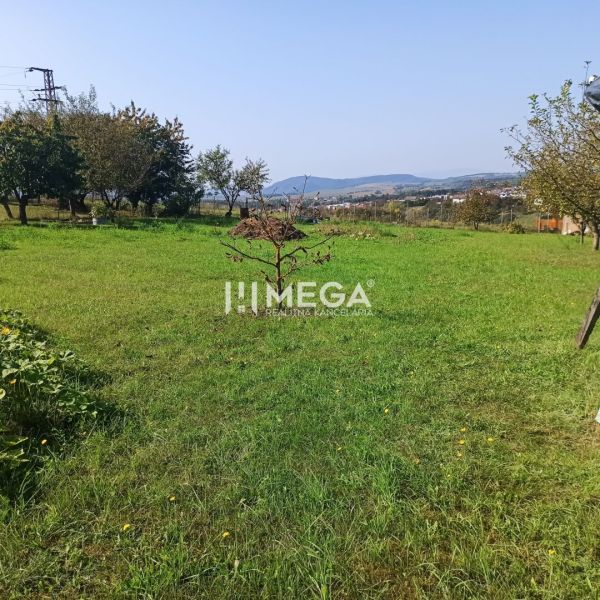 Greenery on a plot in Humenné, suitable for living, with a view of the surrounding countryside.