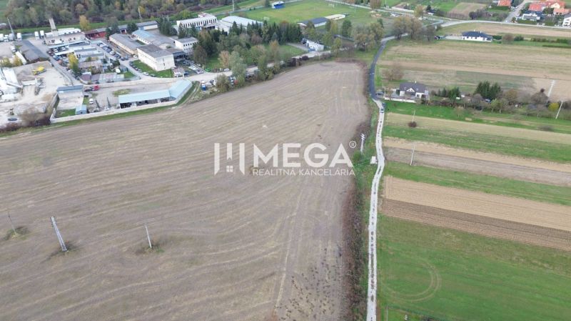Land and buildings in Jasenov on Jasenov Street, a location for special properties.