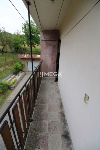 A balcony with a view of the garden in a 5 or more room apartment on Gagarinova Street in Snina.
