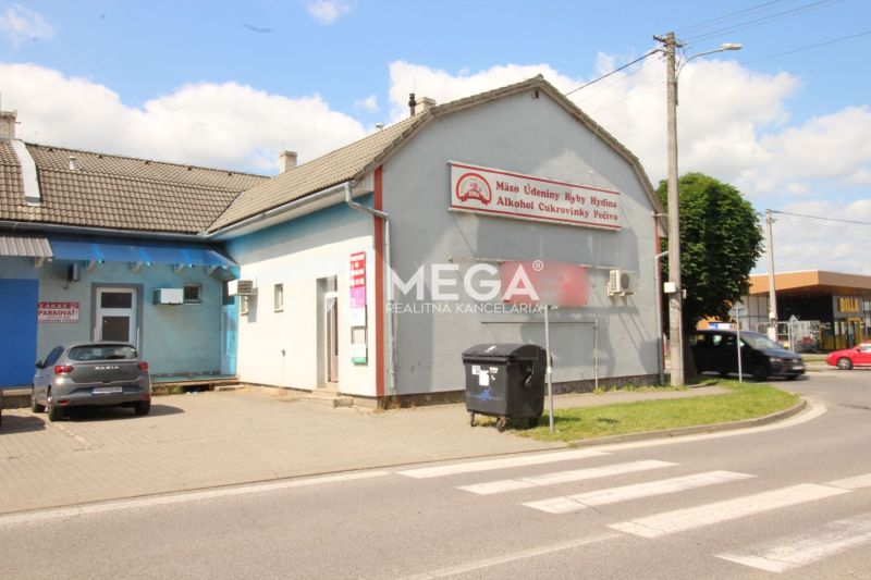 Commercial premises on Duklianskych hrdinov Street, Vranov nad Topľou, near a busy road.