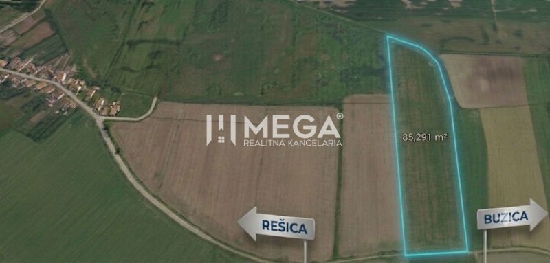 Aerial view of agricultural land around Rešíc, Special properties.