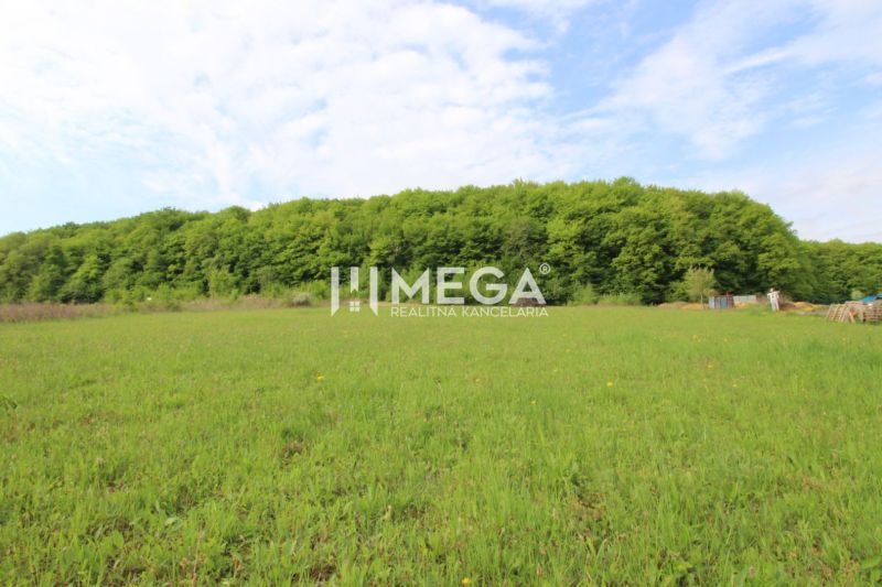 A spacious green plot in Vyšný Kazimír, ideal for residential purposes.