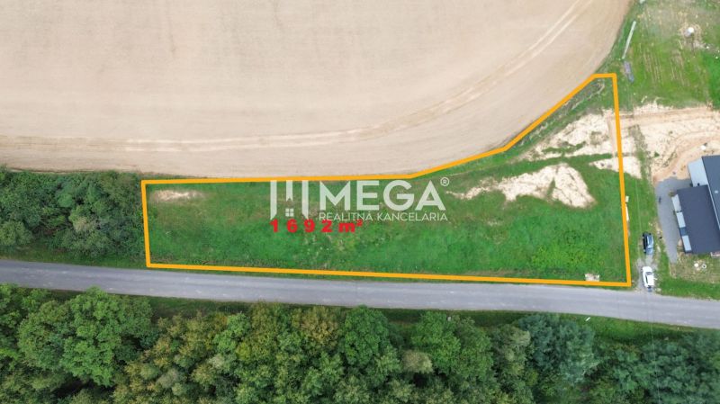 A plot of land on Hámorská Street in Snina, suitable for living, with an area of 1692 m².