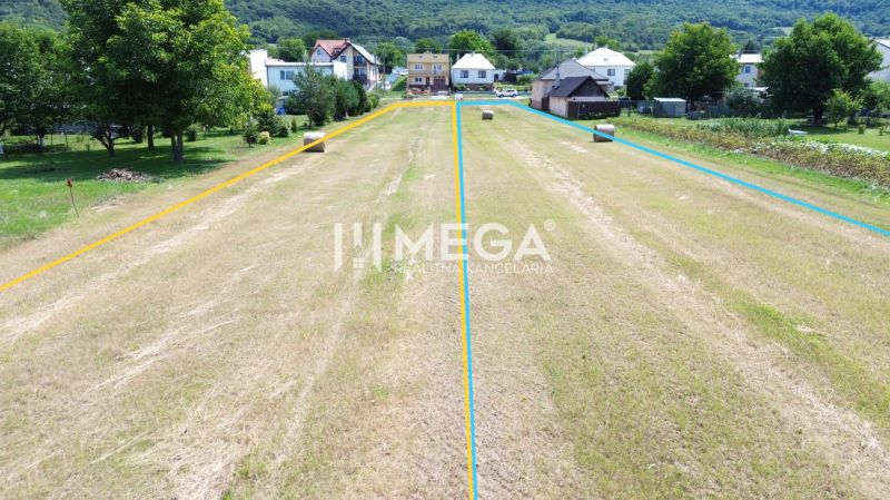 Plots - residential in Jasenov with grass cover and division, suitable for building houses.