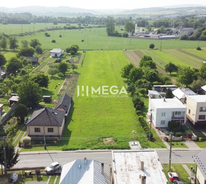 Plots - housing in Jasenov with extensive green areas and a rural environment.