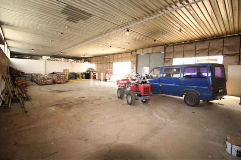 Interior with vehicle and storage materials in Warehouses and halls.