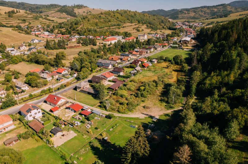 Aerial view of Švermová Street in Čierny Balog with residential plots.