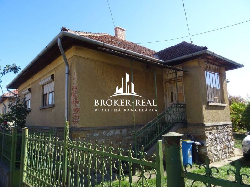 A family house on Futrinka Street 111 in Bódvaszilas with a classic facade and a garden.